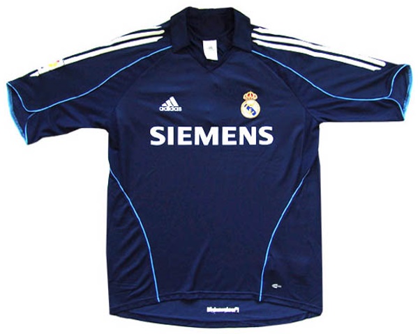 Camiseta de Real Madrid CF visitante azul y blanco de 2005-2006