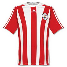 Foto de la camiseta de fútbol oficial de Paraguay